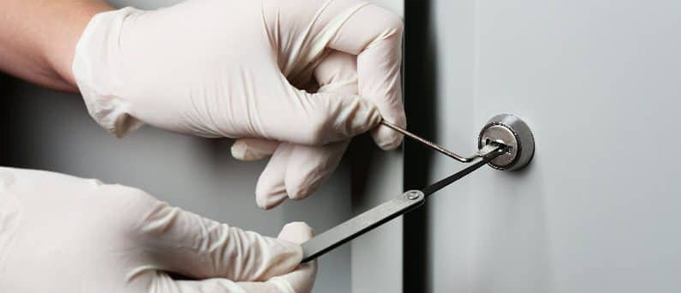 Commercial Emergency Locksmith Mentone